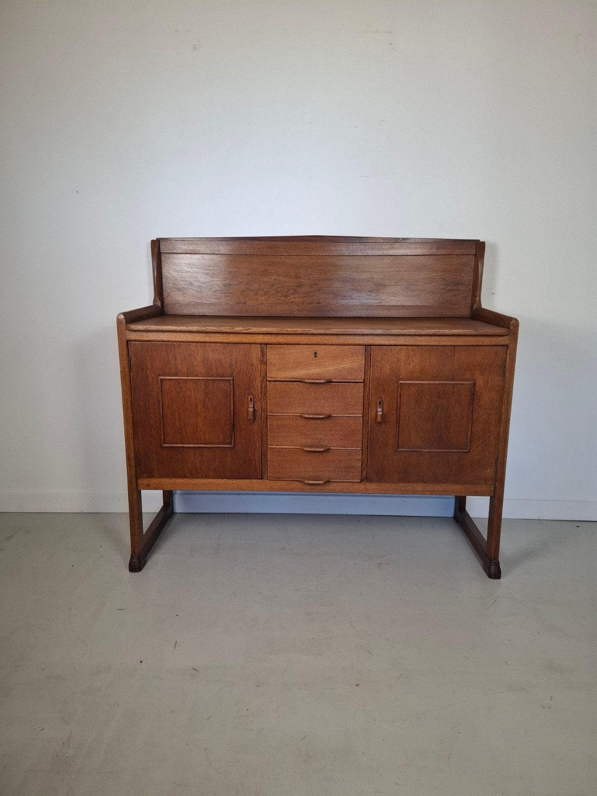 Art deco dressoir haagse school kast Amsterdamse school, Huis en Inrichting, Kasten | Dressoirs, Gebruikt, 25 tot 50 cm, Eikenhout