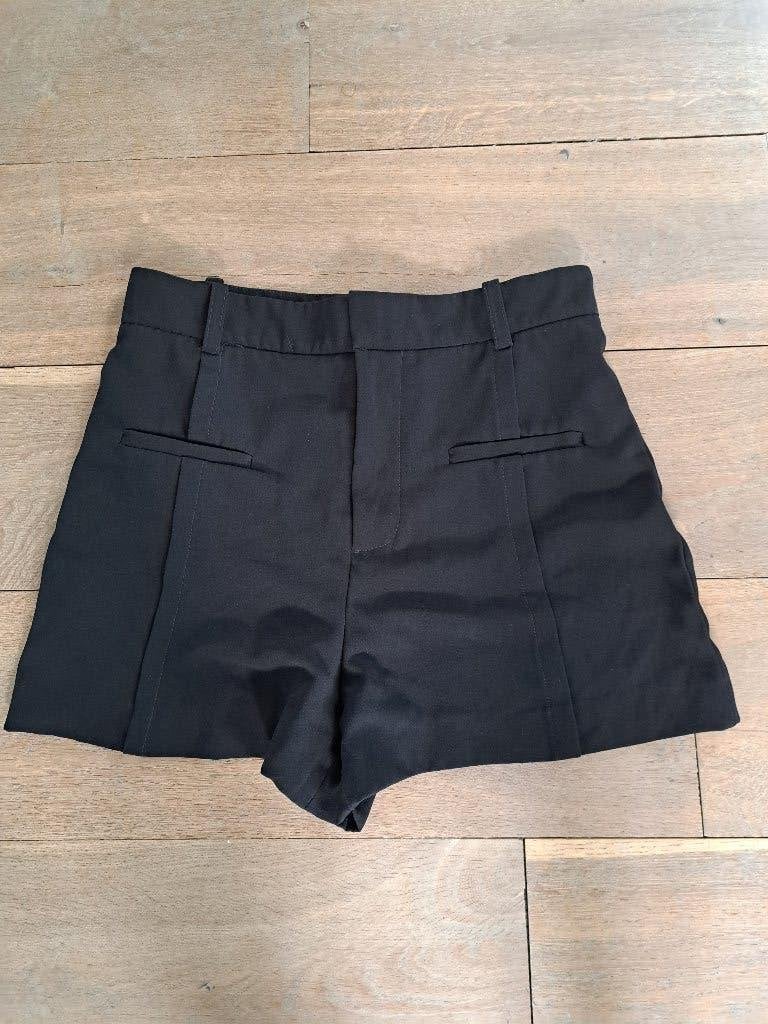 Zwarte short van Zara, Kort, Maat 42/44 (L), Ophalen of Verzenden, Zo goed als nieuw
