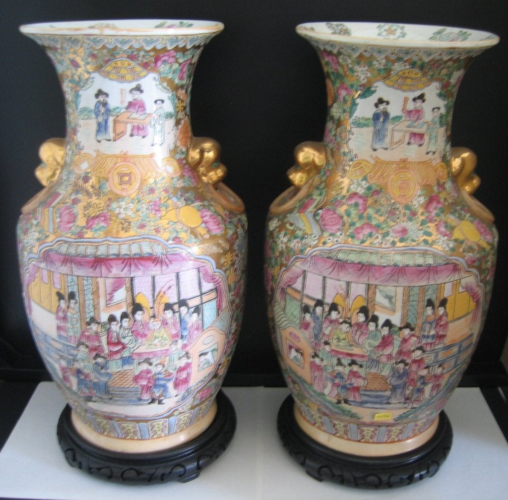 Paar " Canton Famille Rose " Chinese vazen  -  1654, China, Ophalen