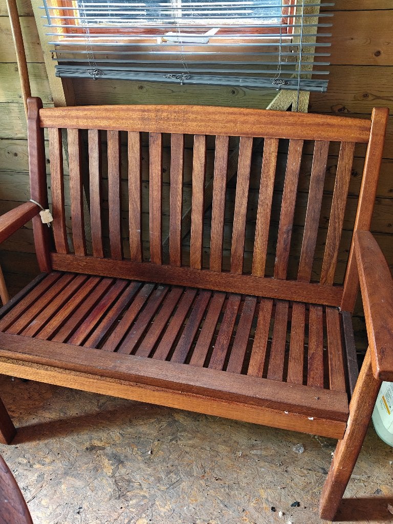 2 zits hardhouten tuinbankje, Ophalen, Zo goed als nieuw, Hout