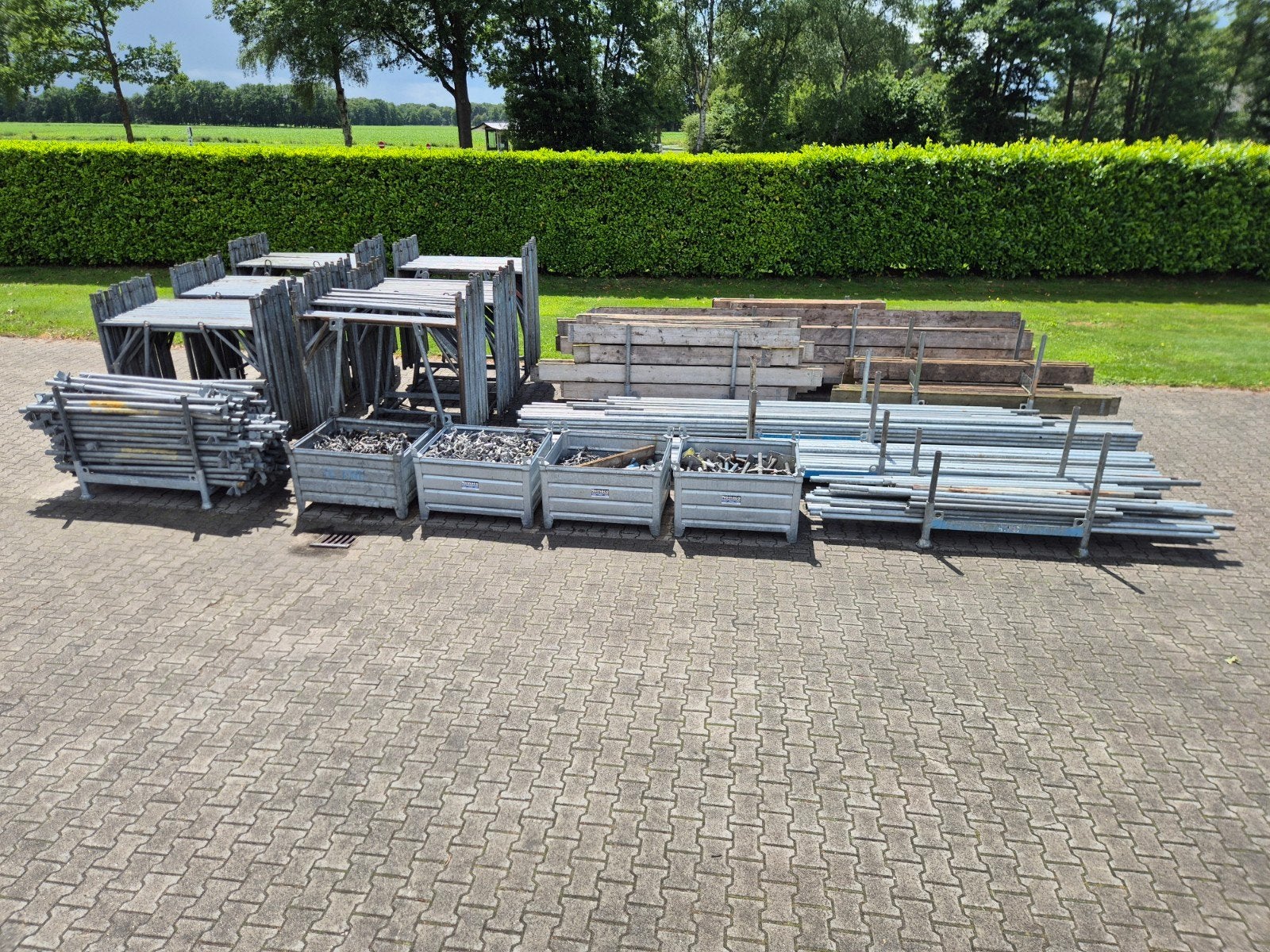 Grote complete Gevelsteiger te Koop (H-jukken buizen klemmen, Ophalen of Verzenden, Gebruikt, Gevelsteiger, 5 meter of hoger