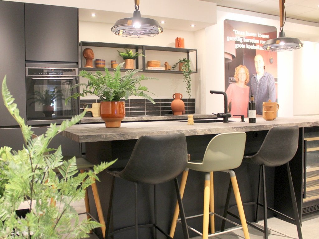 AF18 Nobilia Design Eilandkeuken | BORA & Wijnklimaatkast, Ophalen, Greeploos, Overige typen, Nobilia-Werke J. Stickling GmbH & Co. KG