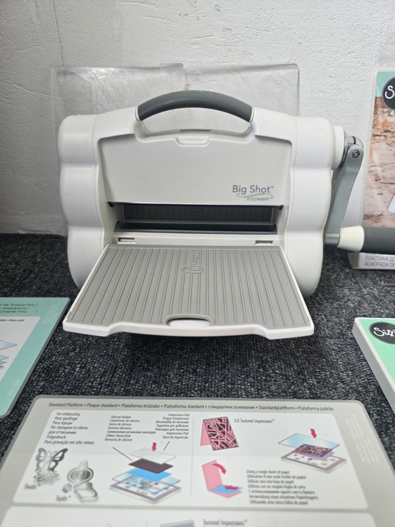 Sizzix Big Shot Foldaway Stansmachine met accessoires, Ophalen of Verzenden