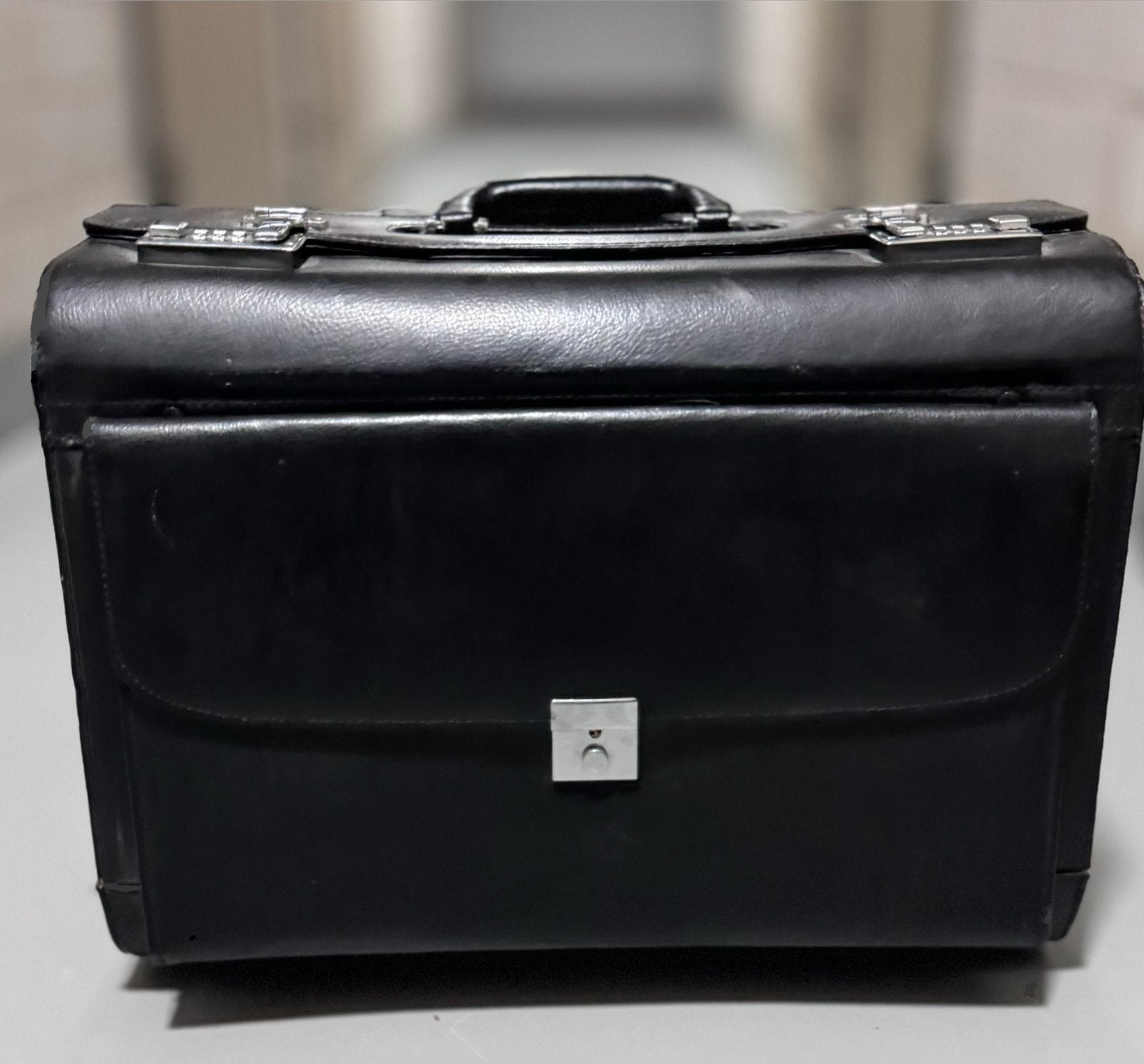 Pilotenkoffer, Ophalen, 40 tot 60 cm, 20 tot 30 cm, Zwart