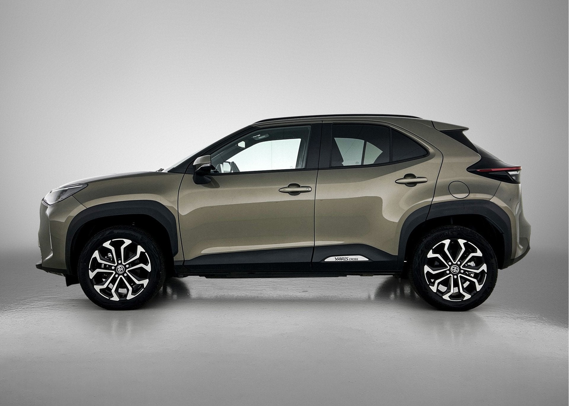 Toyota Yaris Cross 1.5 Hybrid Dynamic AWD | BTW voertuig | N, 12 maanden, Stof, Gebruikt, 116 pk