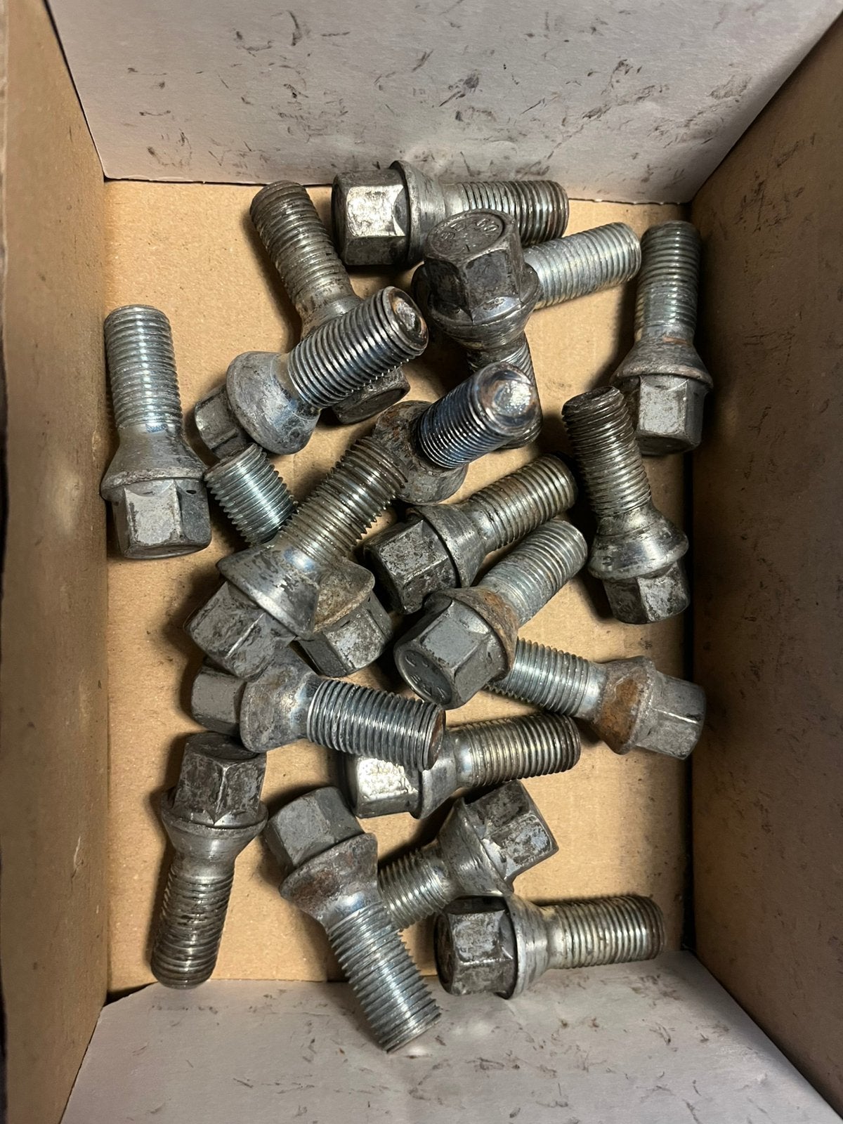 20 Conische Wielbouten M14x1,5 VW Volkswagen Audi Seat Skoda, Auto-onderdelen, Klein materiaal, Ophalen of Verzenden, Gebruikt