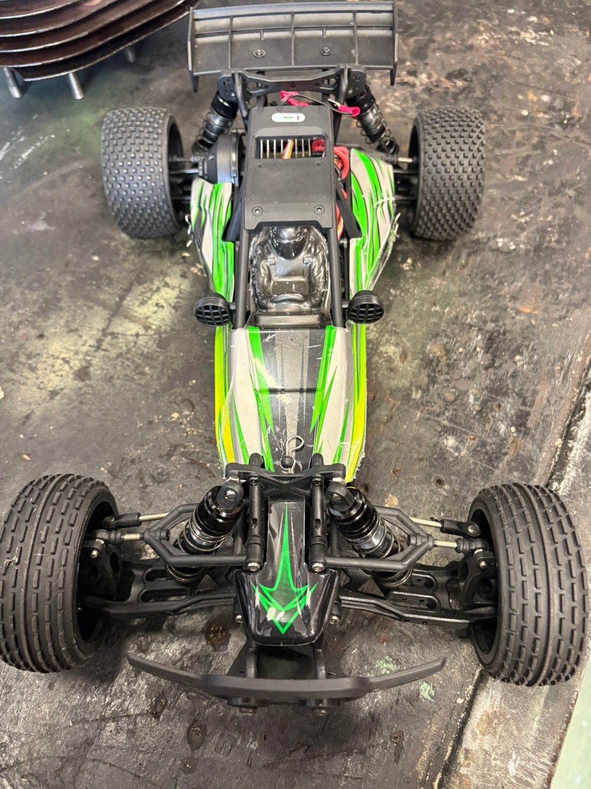 Nette rc dirt stockcar, Ophalen of Verzenden, Zo goed als nieuw, Overige schalen, Auto offroad