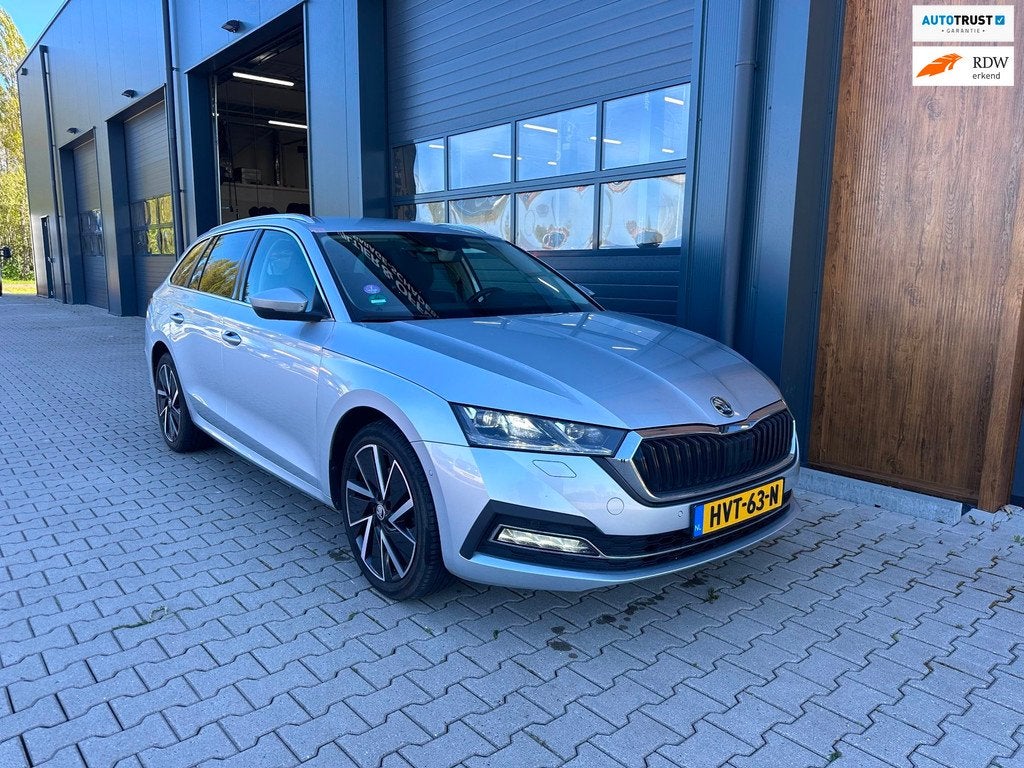 Skoda Octavia Combi 1.4 TSI iV PHEV Sportline l ACC l HUD l, Auto's, Skoda, Gebruikt, 150 pk, Leder en Stof, Plug-in hybride