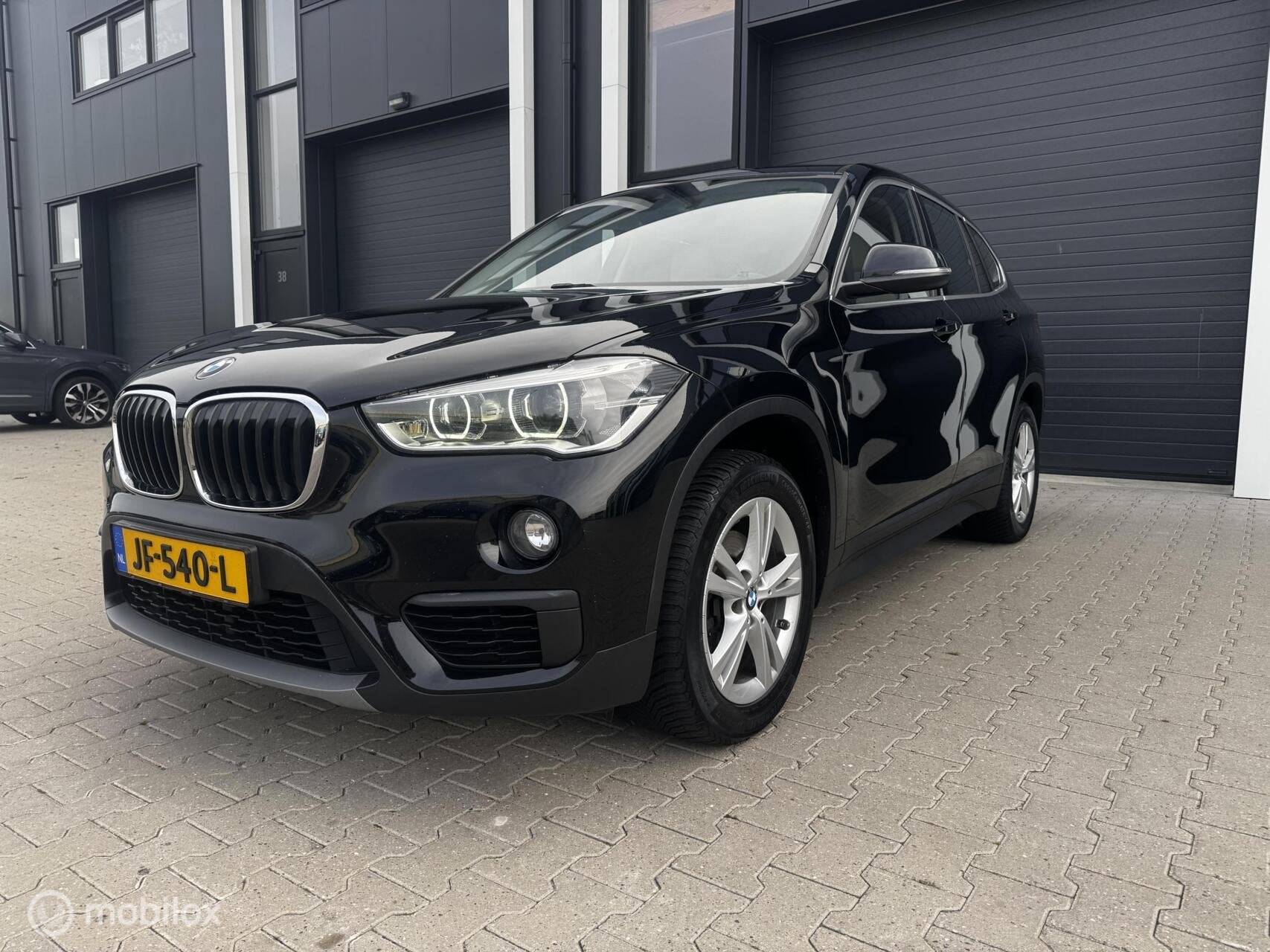 BMW X1 sDrive16d Corporate Lease Essential 2016(NAP), Auto's, Gebruikt, Euro 6, 116 pk, Zwart