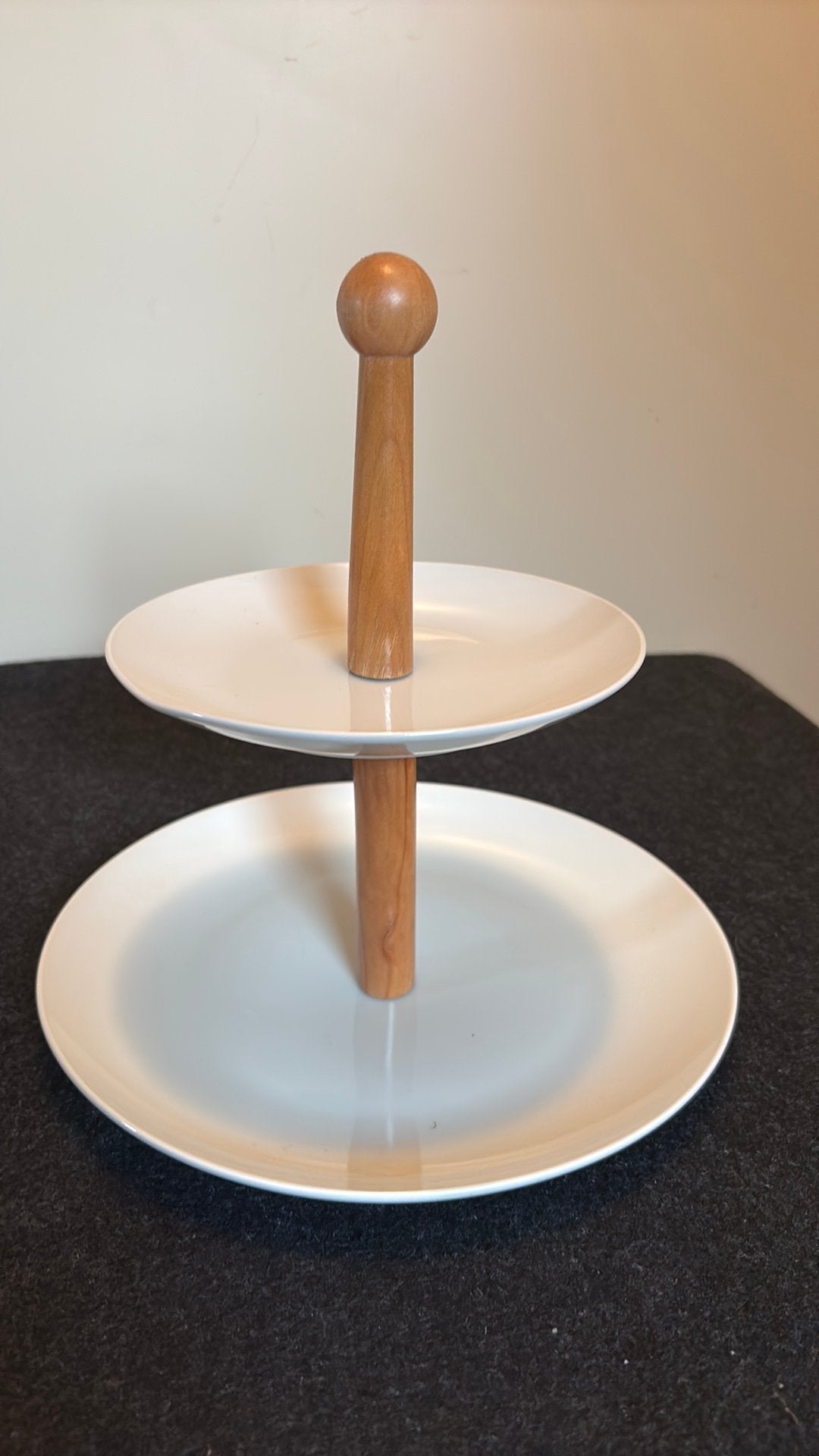 Siaki wit porselein met hout etagère, Ophalen of Verzenden, Zo goed als nieuw