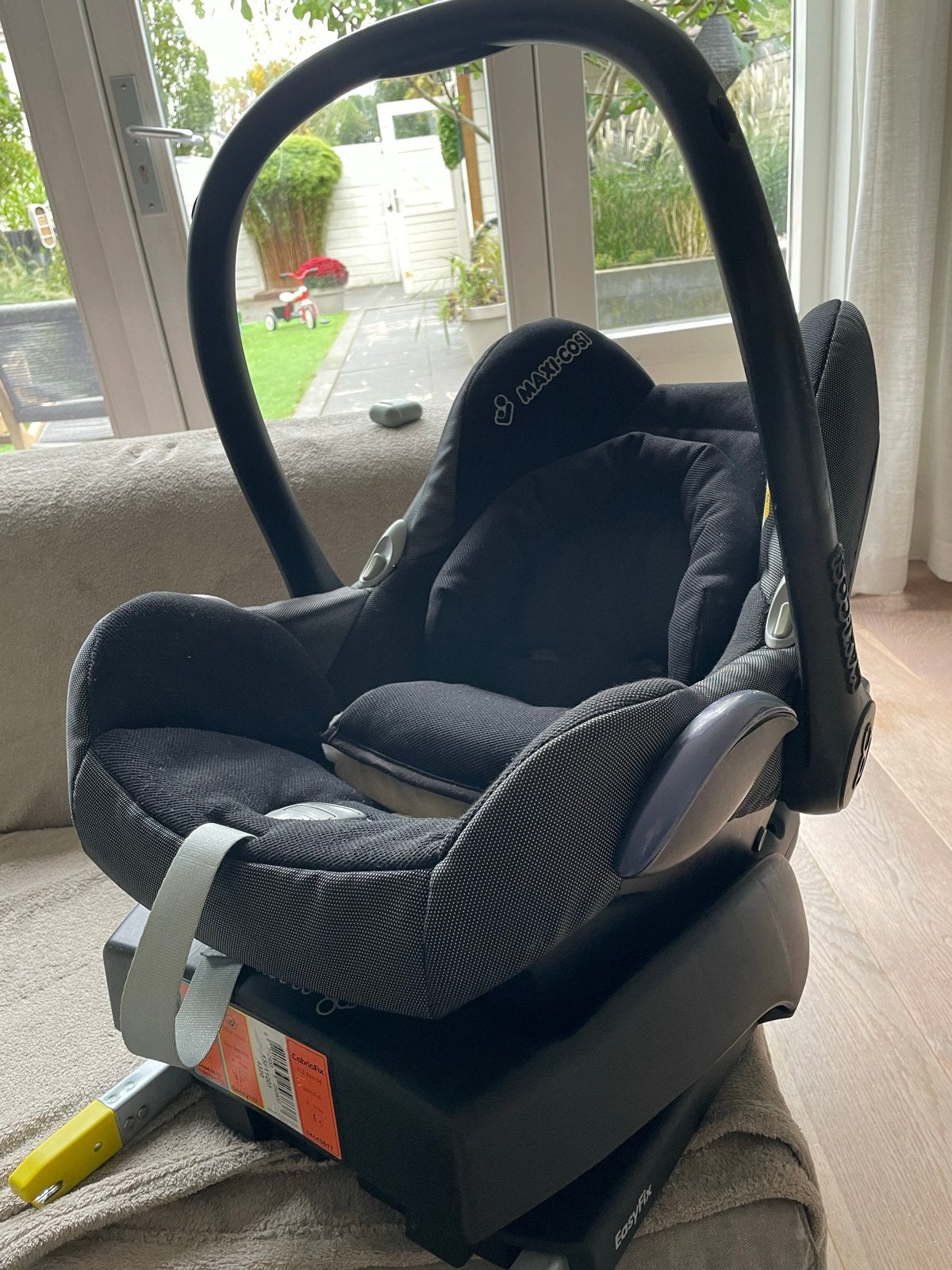 Maxi-Cosi CabrioFix met EasyFix base, Ophalen, Autogordel of Isofix, Gebruikt, 0 t/m 13 kg