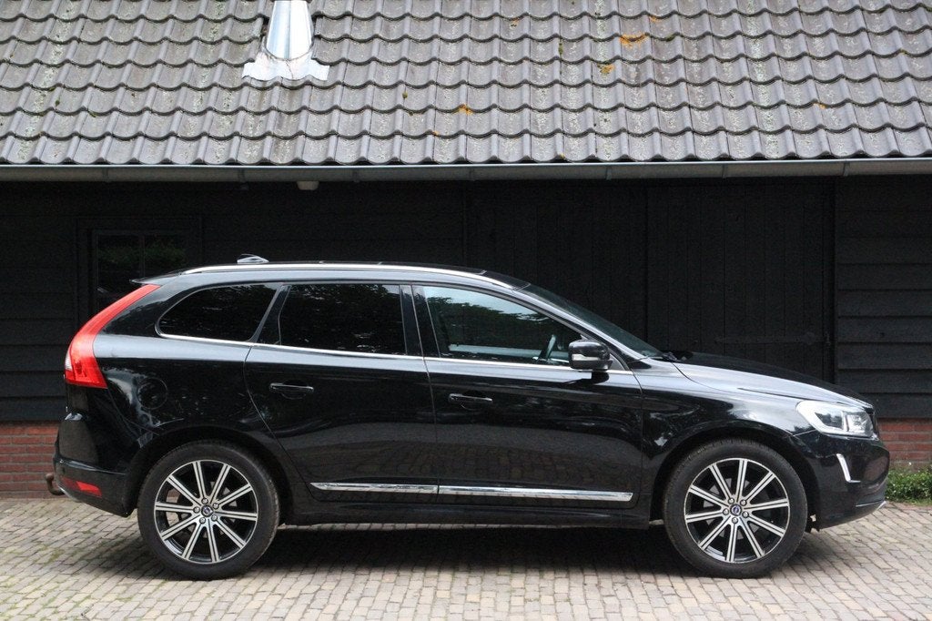 Volvo XC60 2.0 D4 FWD R-Design Panorama-Elek,Dak/Camera/Xeno, Auto's, Volvo, 1969 cc, Zwart, Leder, Bedrijf