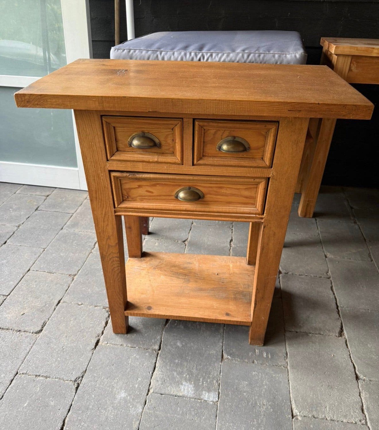 Oud geloogd grenen sidetable ladenkastje ladekastje, Ophalen, 50 tot 100 cm, Zo goed als nieuw, 3 of 4 laden