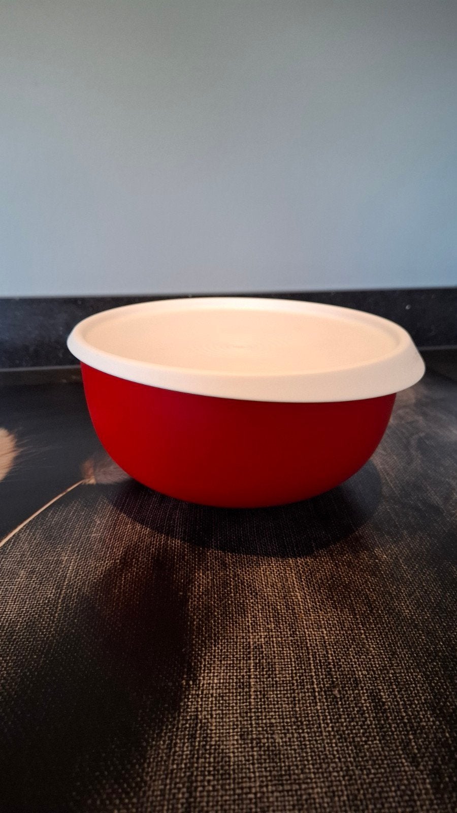 Tupperware beslagkom rood/wit 2,5L NIEUW!, Ophalen of Verzenden, Nieuw, Rood, Bak of Kom