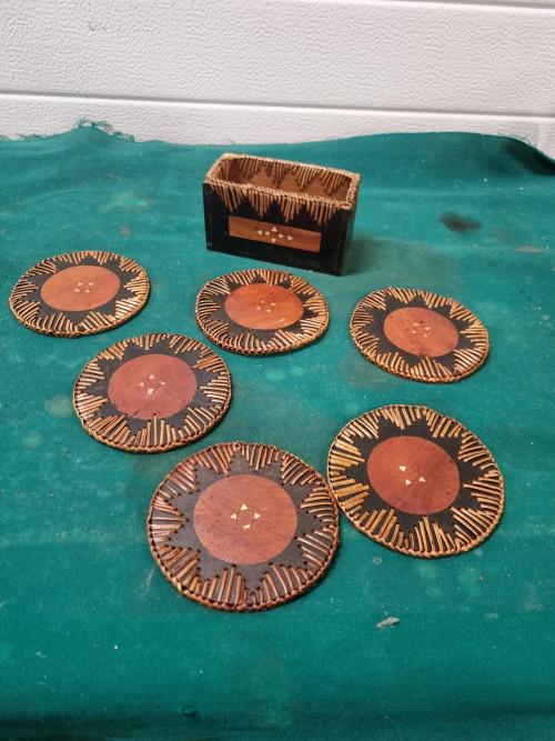 onderzetters hout in houder vintage, Huis en Inrichting, Woonaccessoires | Onderzetters, Ophalen of Verzenden, 'T Olde Gre-j, Info@toldegrej.nl