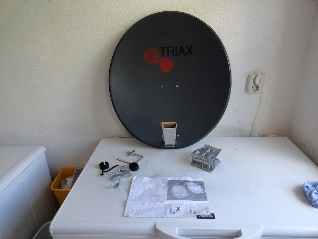 Triax TDS 64 Schotel antraciet, zgan, Ophalen, Zo goed als nieuw, (Schotel)antenne, Overige merken