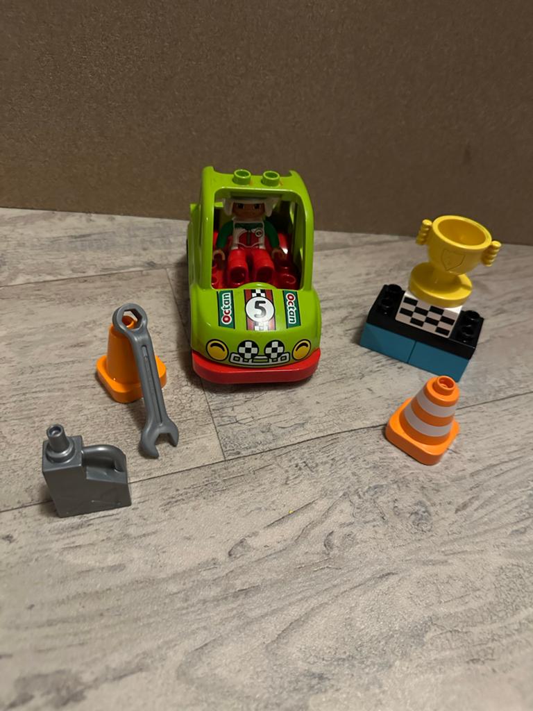 Lego Duplo Raceauto met coureur en accessoires, Overige thema's, Ophalen of Verzenden, Zo goed als nieuw, Duplo