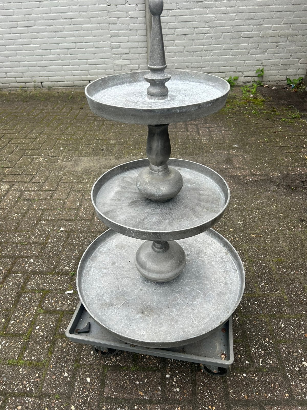 Decoratieve etagère van metaal - 3 lagen, Huis en Inrichting, Woonaccessoires | Schalen en Manden, Gebruikt, Rond, Overige materialen