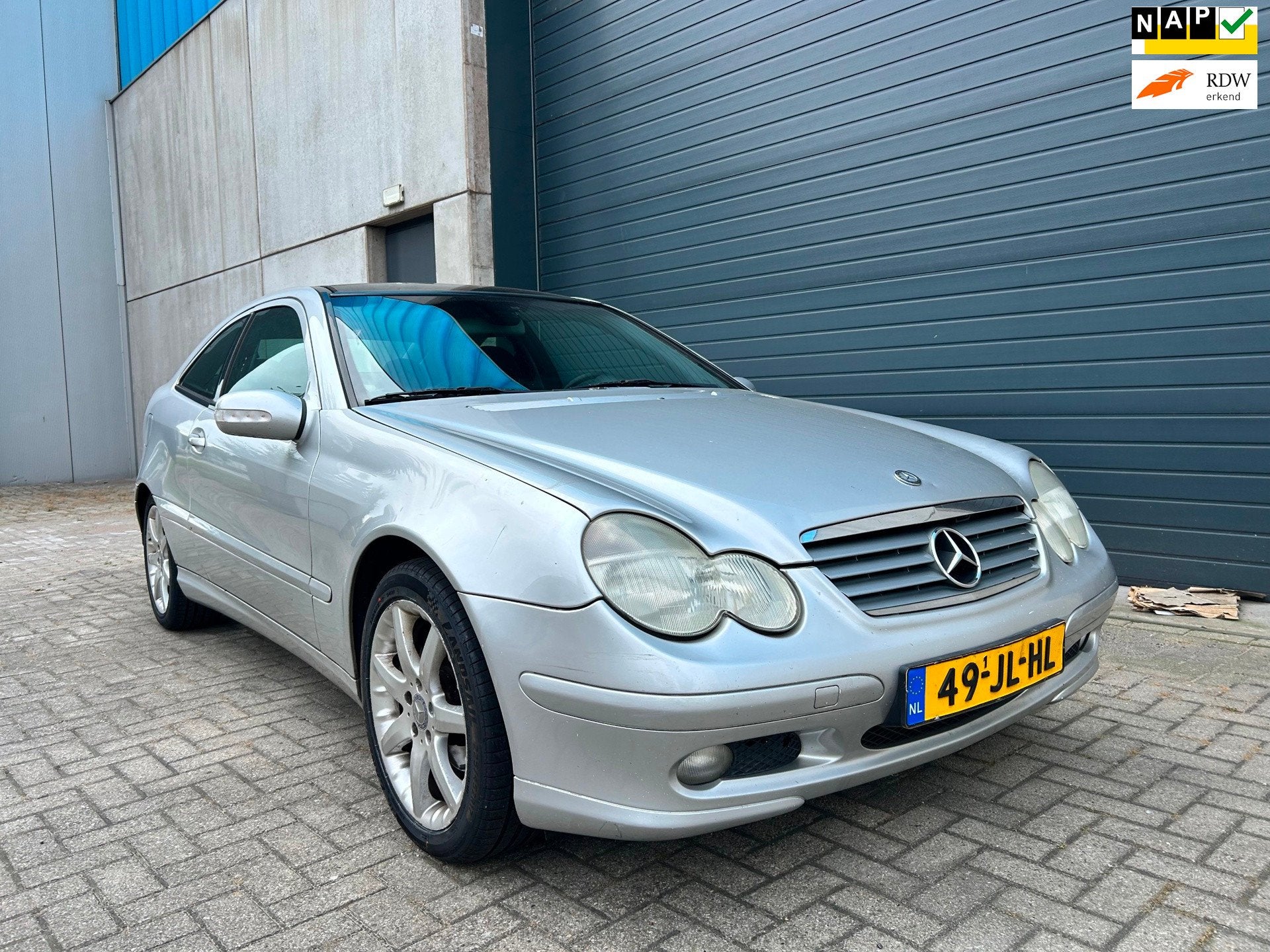 Mercedes-Benz C-klasse Sportcoupé 200 K. PANO NAVI APK, Auto's, Mercedes-Benz, Automatische klimaatregeling, 1998 cc, Gebruikt