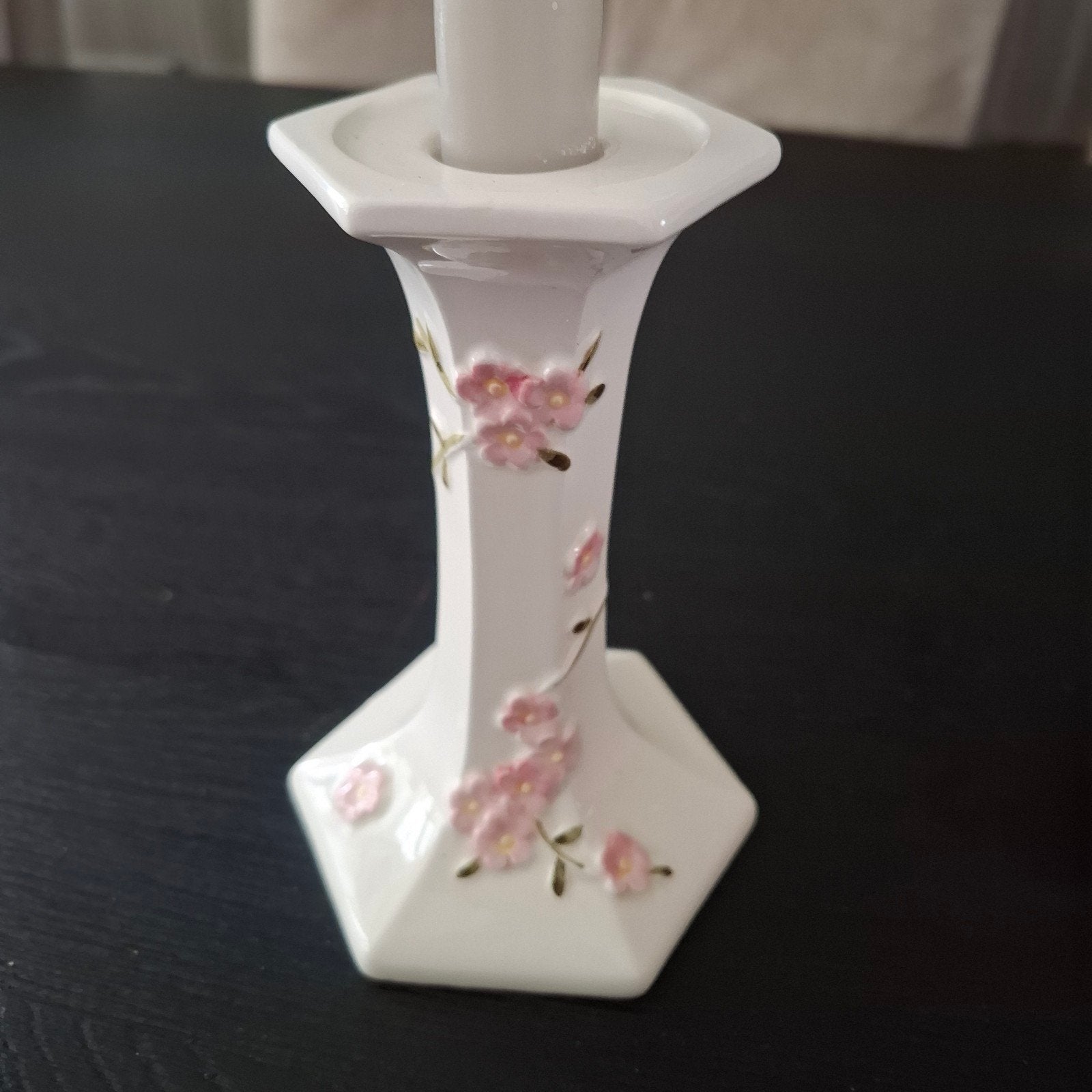 Prachtige Vintage Kaiser Porzellan Kandelaar Roze Bloemen, Ophalen of Verzenden