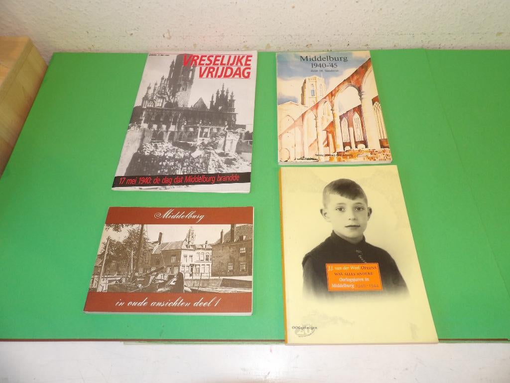 Middelburg boeken 40-45, Ophalen of Verzenden, Tweede Wereldoorlog, Gelezen, Overige onderwerpen