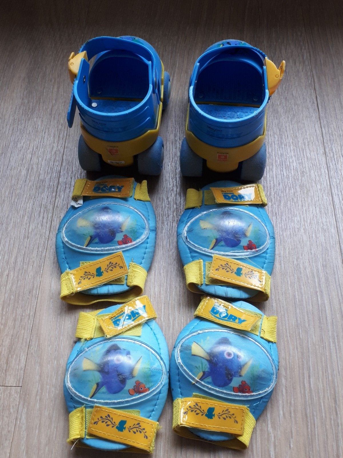 verstelbare rolschaatsen maat 24 tm 29, Kinderen en Baby's, Ophalen of Verzenden