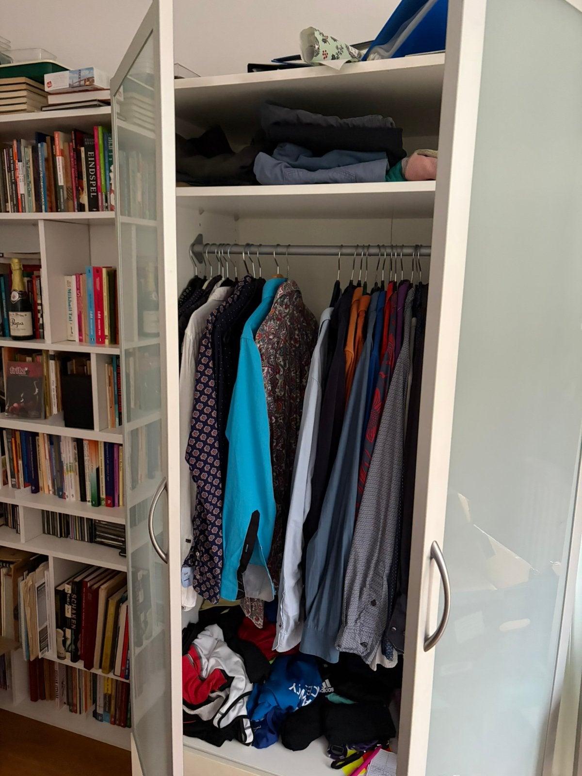 Kledingkast met 2 deuren. Gratis., Ophalen, Zo goed als nieuw, 50 tot 75 cm, 200 cm of meer