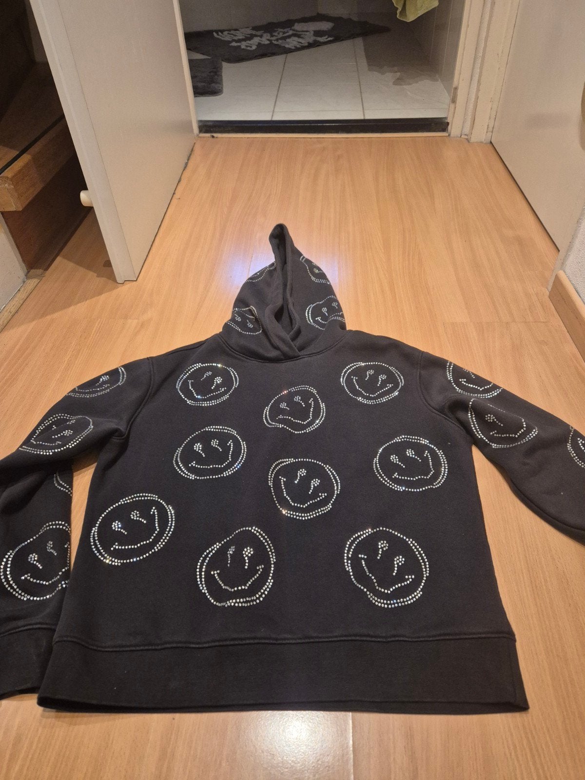 Zwarte trui met smiley steentjes maat S, Kleding | Dames, Ophalen of Verzenden, Gedragen, Maat 36 (S), Zwart
