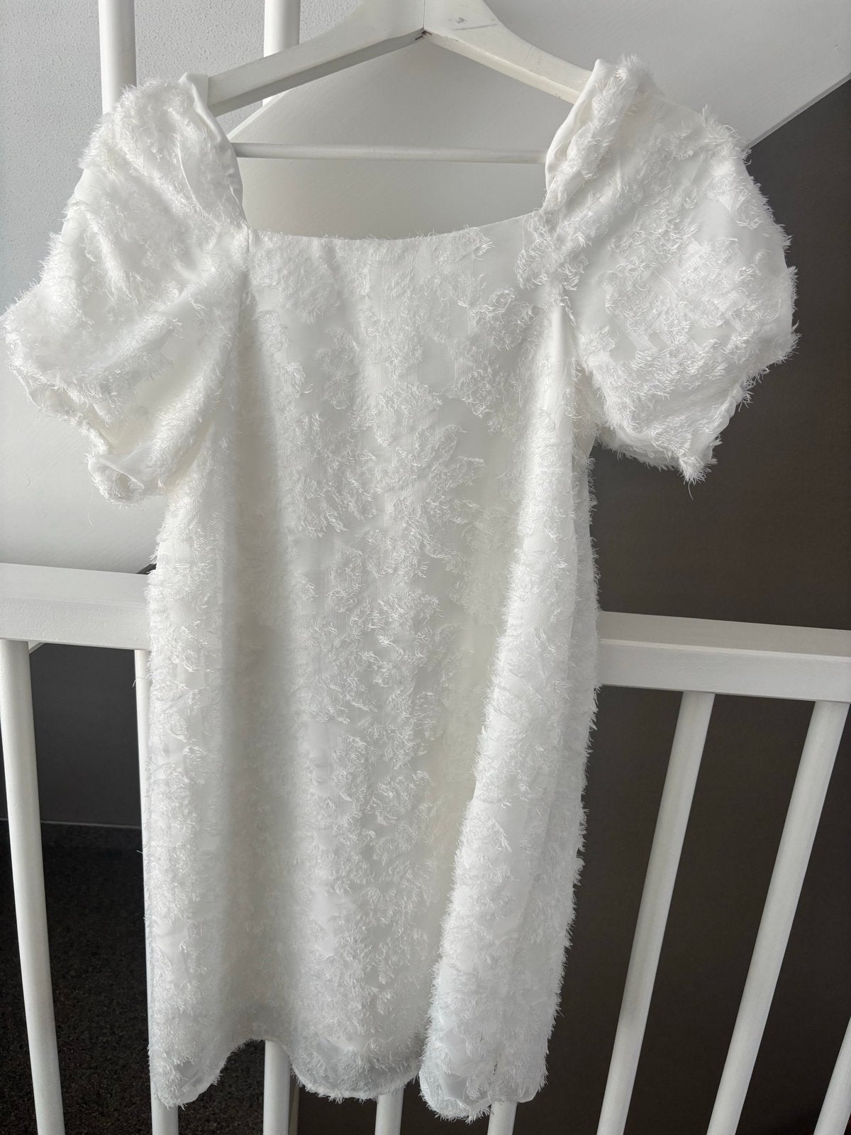 Wit jurkje met pofmouwen - Reserved, Wit, Ophalen of Verzenden, Zo goed als nieuw, Maat 34 (XS) of kleiner