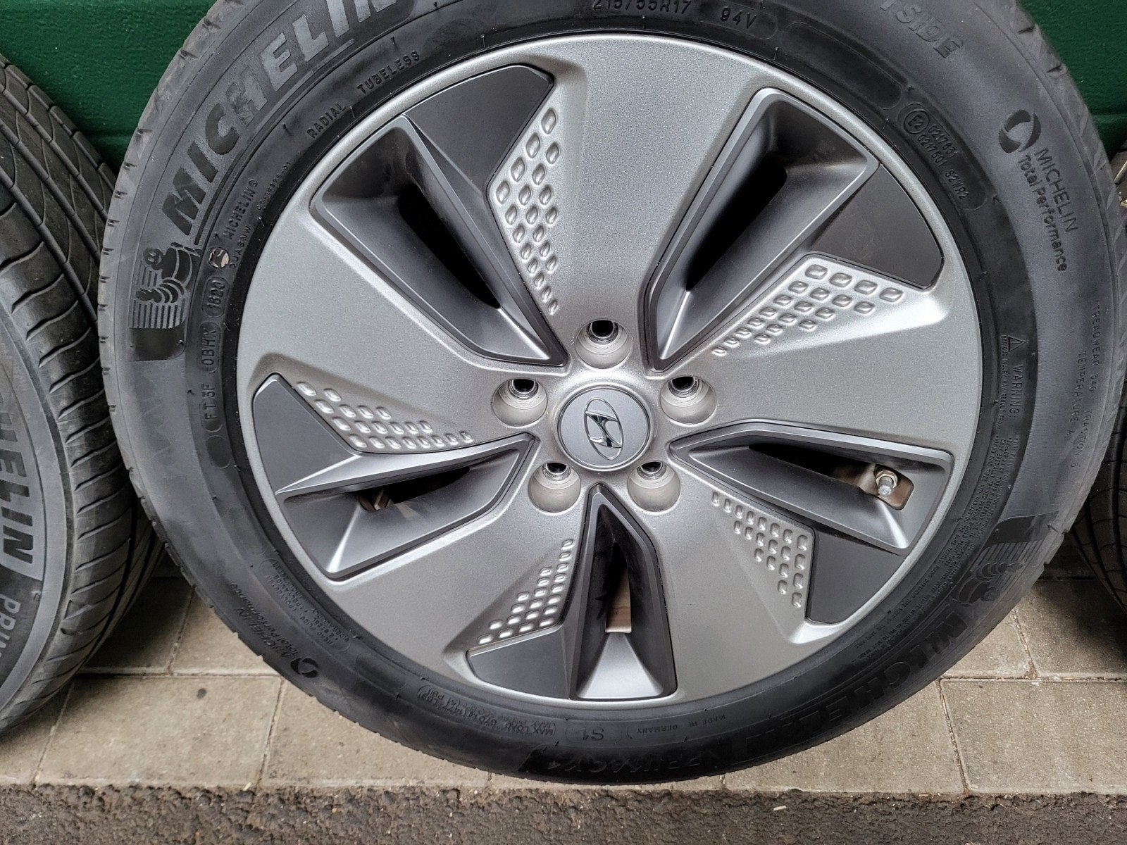 5x114.3/17 inch orgineel Hyundai Kona Zomerset Met Tpms, Ophalen, 215 mm, Banden en Velgen, 17 inch