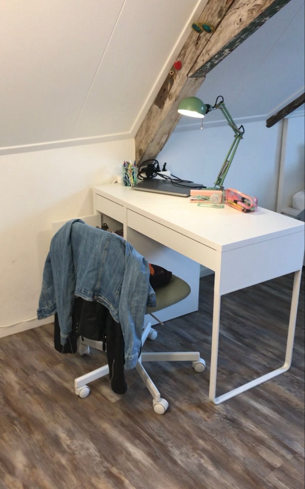 Ikea bureau, Ophalen