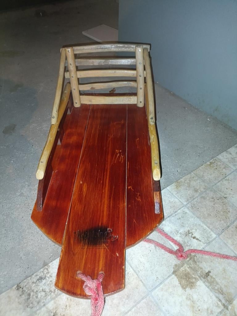 Houten slee met rugleuning, Kinderen en Baby's, Ophalen of Verzenden, Rugleuning, Zo goed als nieuw, Hout