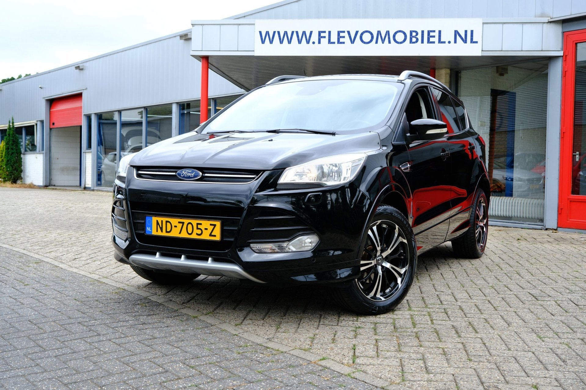 Ford Kuga 1.5 150pk Titanium Styling Pack Navi|Half Leder|Ca, Auto's, Ford, Euro 6, 4 cilinders, Leder en Stof, Zwart