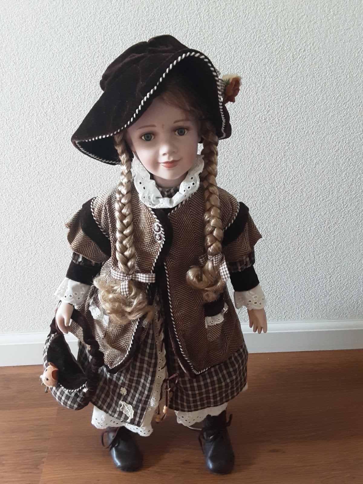 Grote porseleine pop met echtheid certificaat, Verzamelen, Poppen, Ophalen, Gebruikt, Pop