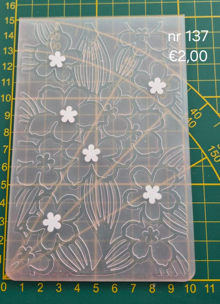 nr 137  Embossing mal met bloemenpatroon nr 137, Ophalen of Verzenden, Gebruikt, Overige typen