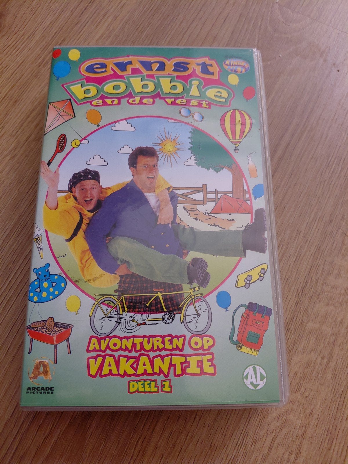 Ernst bobbie en de rest op Vakantie deel 1 videoband., Alle leeftijden, Ophalen of Verzenden, Gebruikt, Overige typen