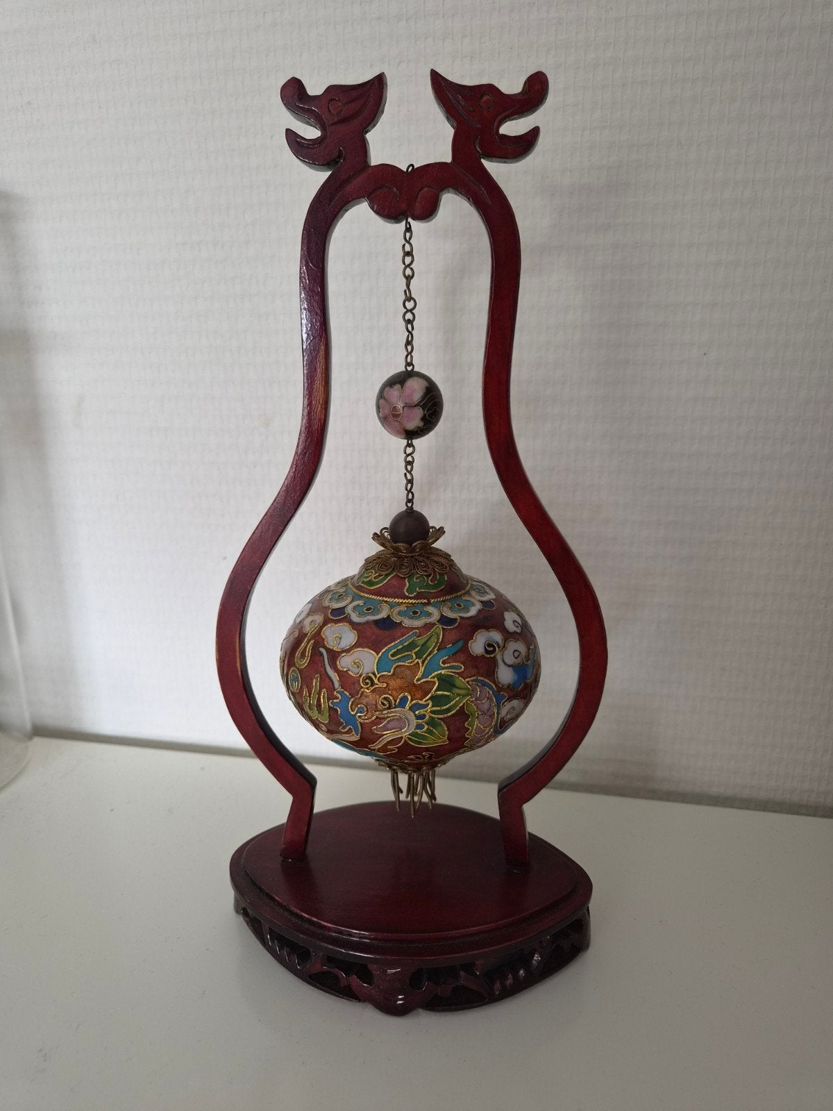 Chinese cloisonné hanger op standaard, Ophalen of Verzenden
