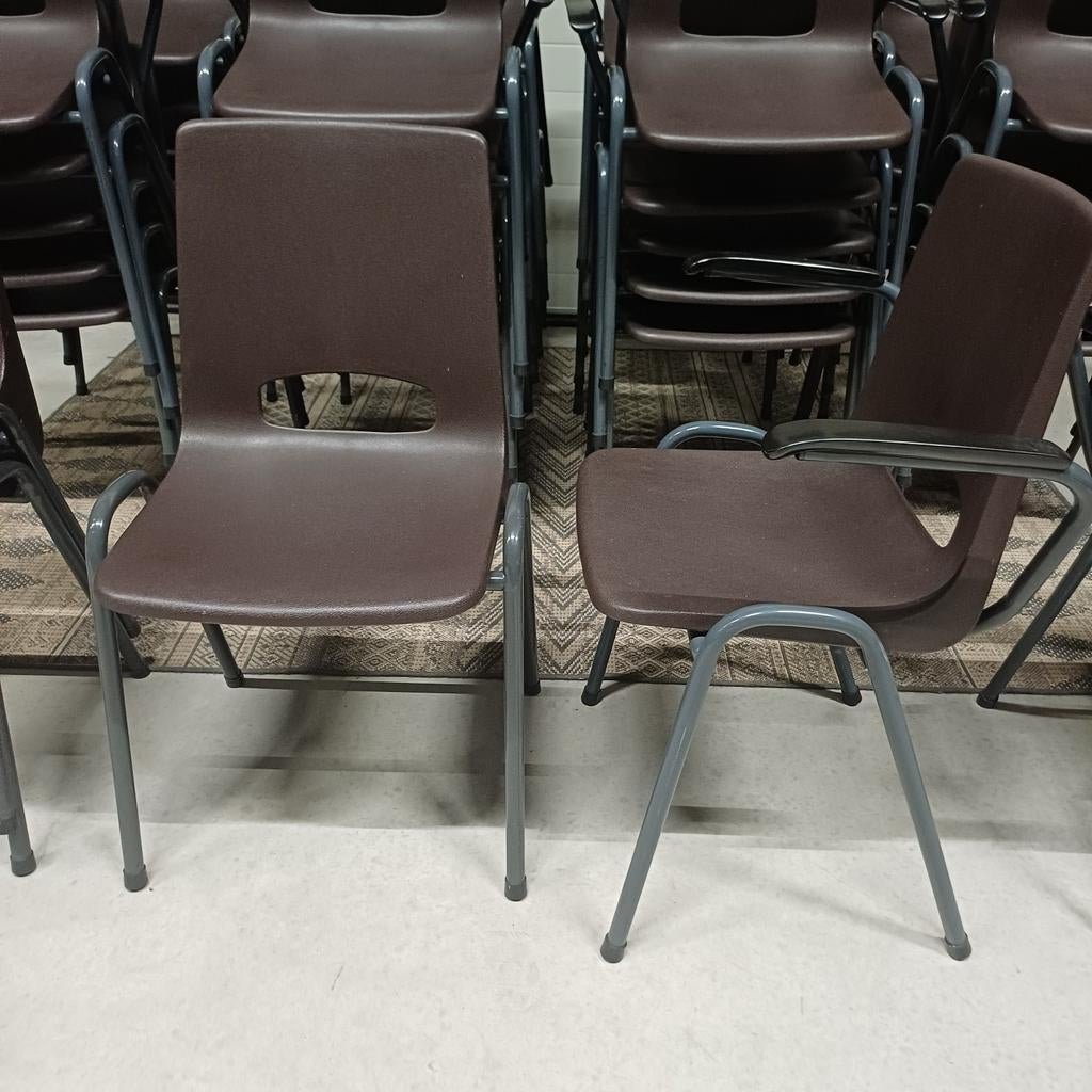 45 x stapelstoelen kantine stapelbare partij stoelen, Ophalen, Gebruikt, Bruin, Vijf, Zes of meer stoelen