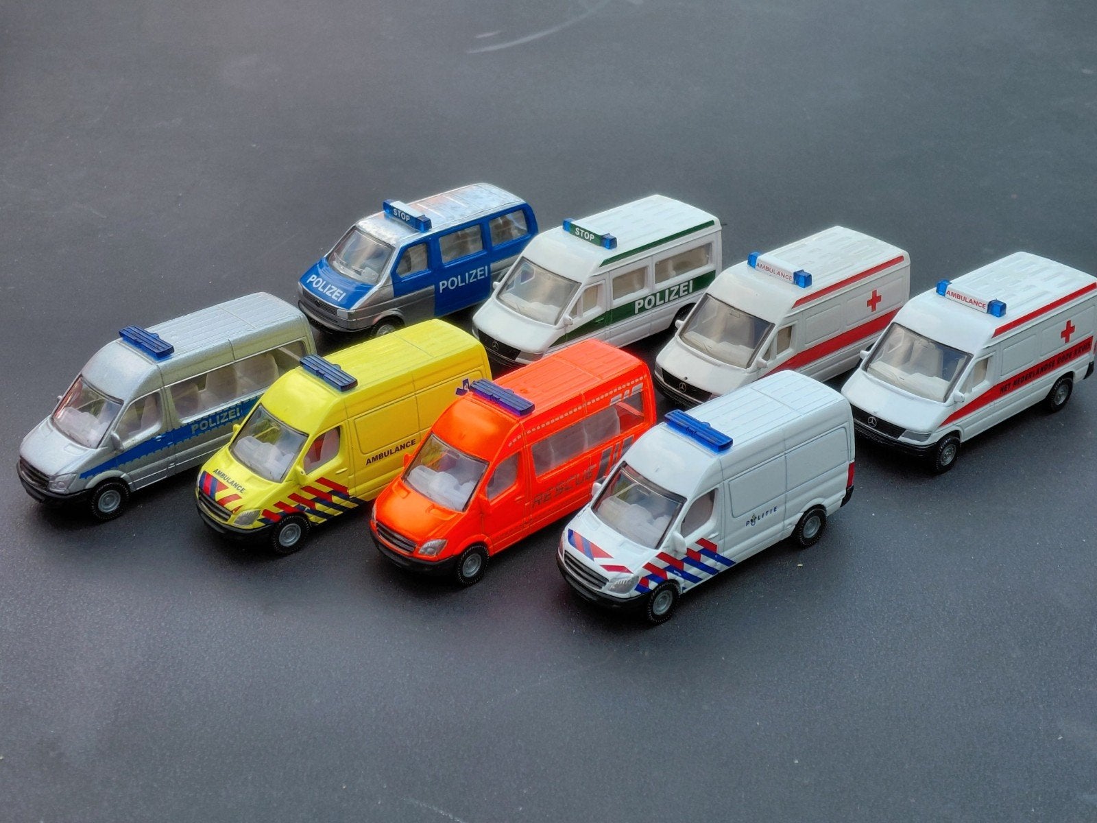 Siku verzameling Mercedes Sprinter hulpverlening voertuigen, Hobby en Vrije tijd, Modelauto's | 1:87, Ophalen of Verzenden, Zo goed als nieuw