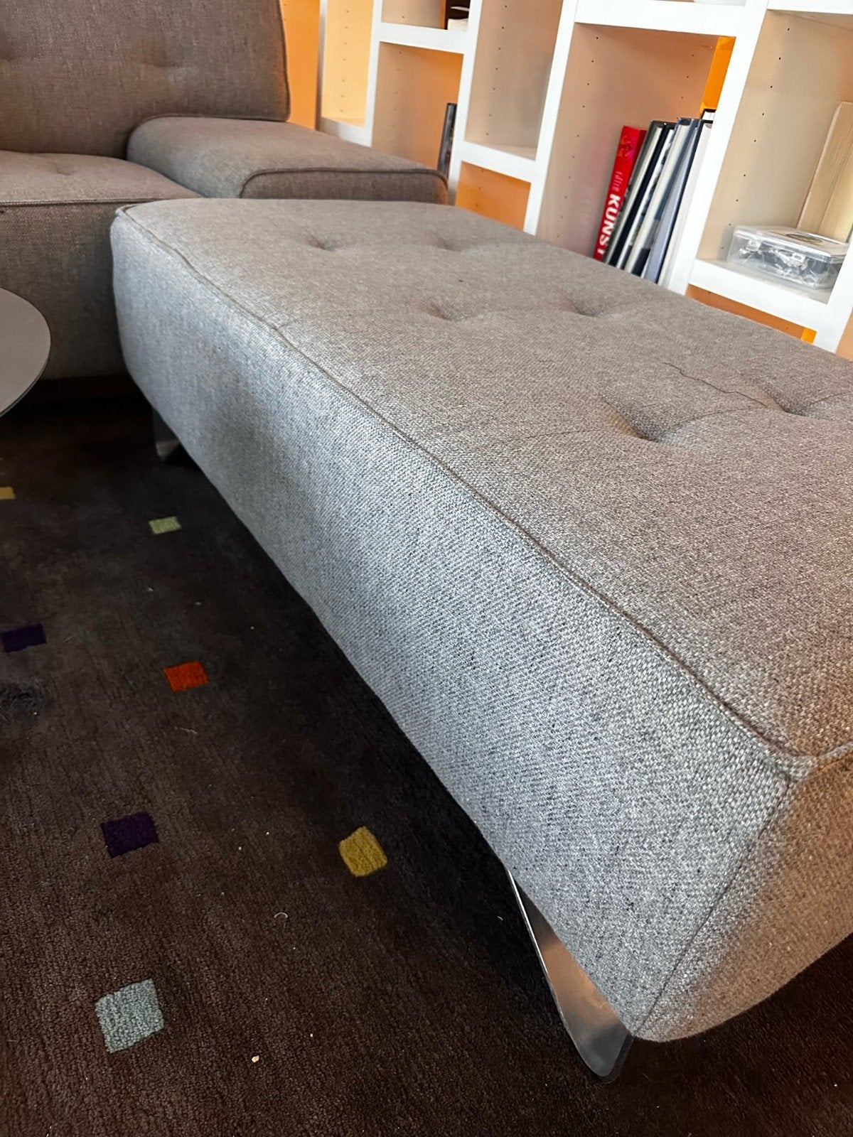 Luxe design-bank met bijbehorende hocker, Ophalen of Verzenden