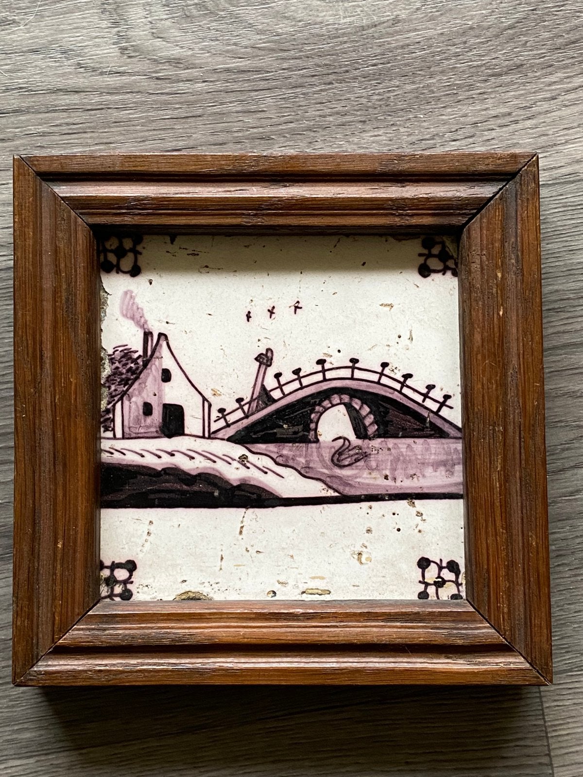 Nederlandse antieke mangaan tegel. Bruggetje Zwaan Huisje, Ophalen of Verzenden