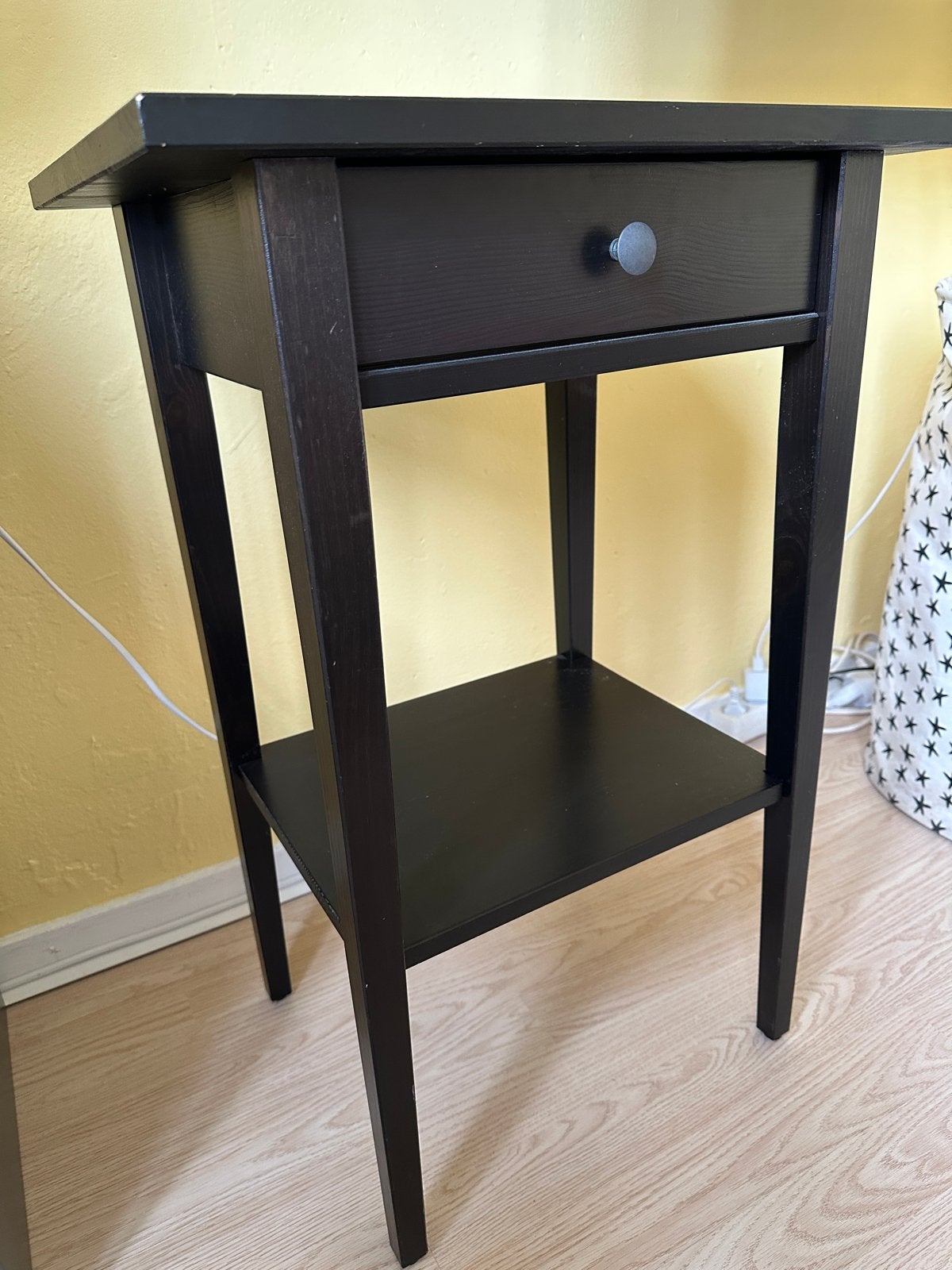 IKEA Hemnes Nachtkastje Zwart - Gebruikt, Ophalen, Gebruikt, Minder dan 45 cm, 55 tot 70 cm