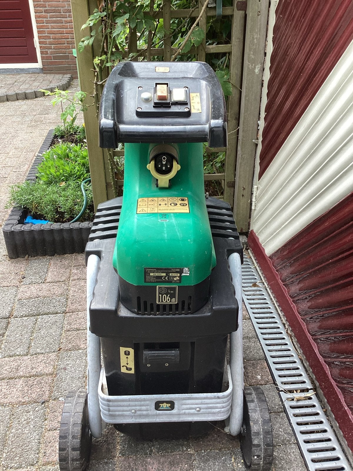 Topcraft Takkenhakselaar TCLH 2543 - Elektrisch met opvangba, Ophalen, Gebruikt, Elektrisch, Met opvangbak