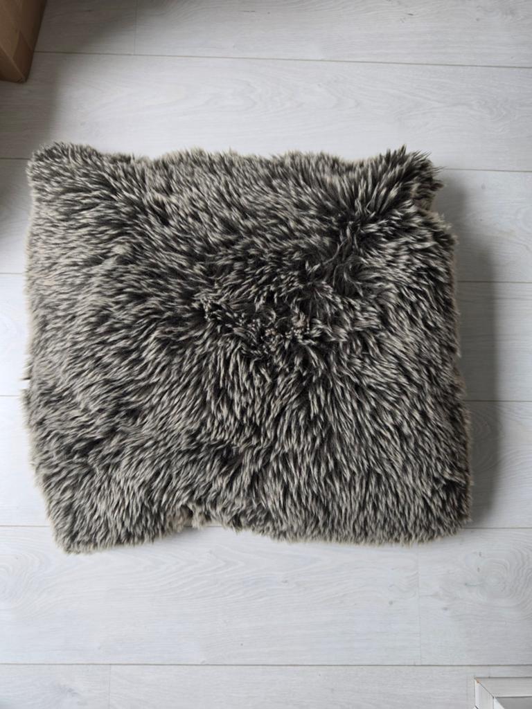 Kussen 60 bij 60 cm, Ophalen of Verzenden, Zo goed als nieuw, Overige kleuren, Vierkant