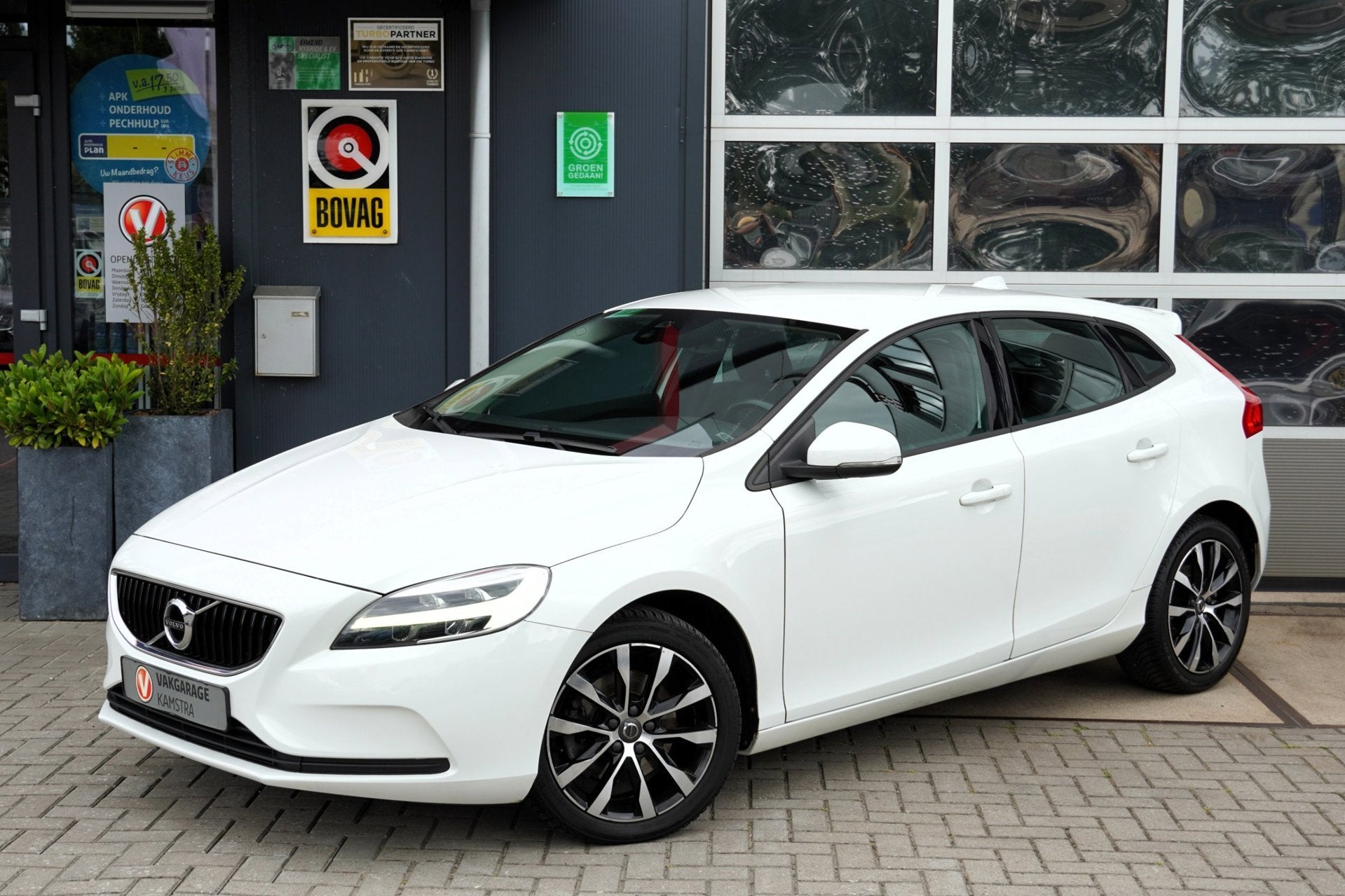 Volvo V40 2.0 T3 R-Design LED/Stoelverw/Cruise/Clima/PDC, Auto's, Volvo, Voorwielaandrijving, Stof, Gebruikt, Euro 6