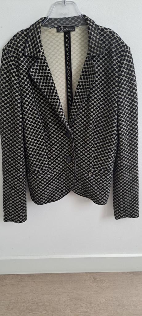 Stijlvol Jasje van B Three - Maat 44, Zwart, Maat 46/48 (XL) of groter, Ophalen of Verzenden, Zo goed als nieuw