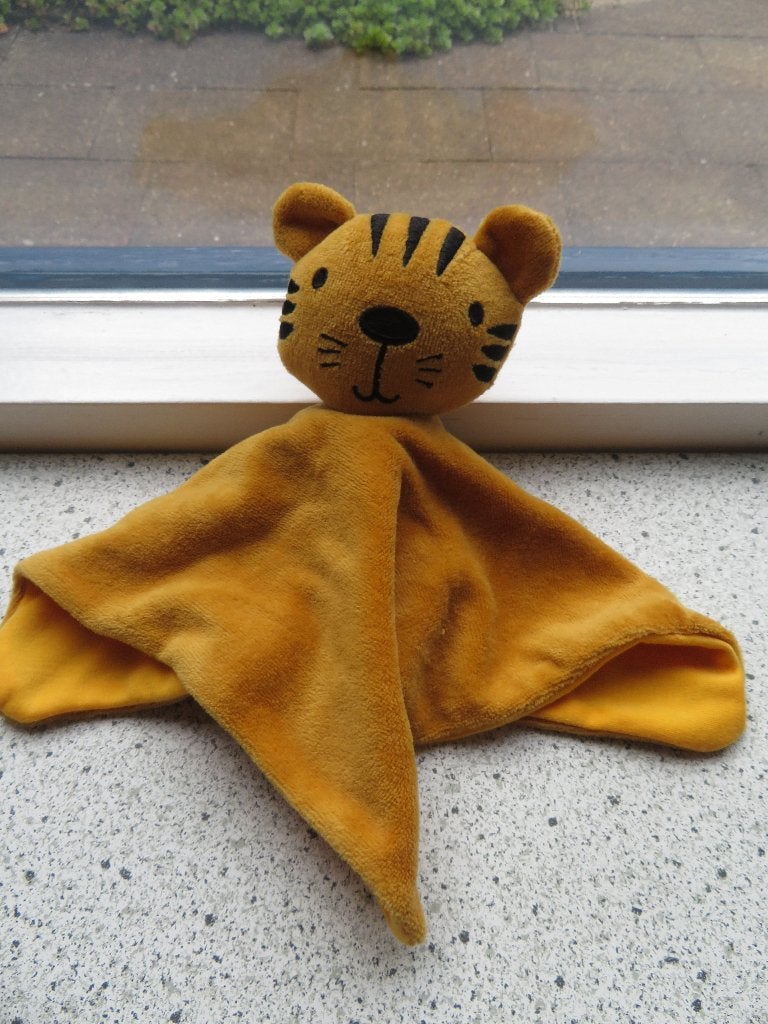 Knuffeldoek tijger van Kruidvat merk Bambino donker gele, Overige karakters, Ophalen of Verzenden, Zo goed als nieuw, Wasbaar