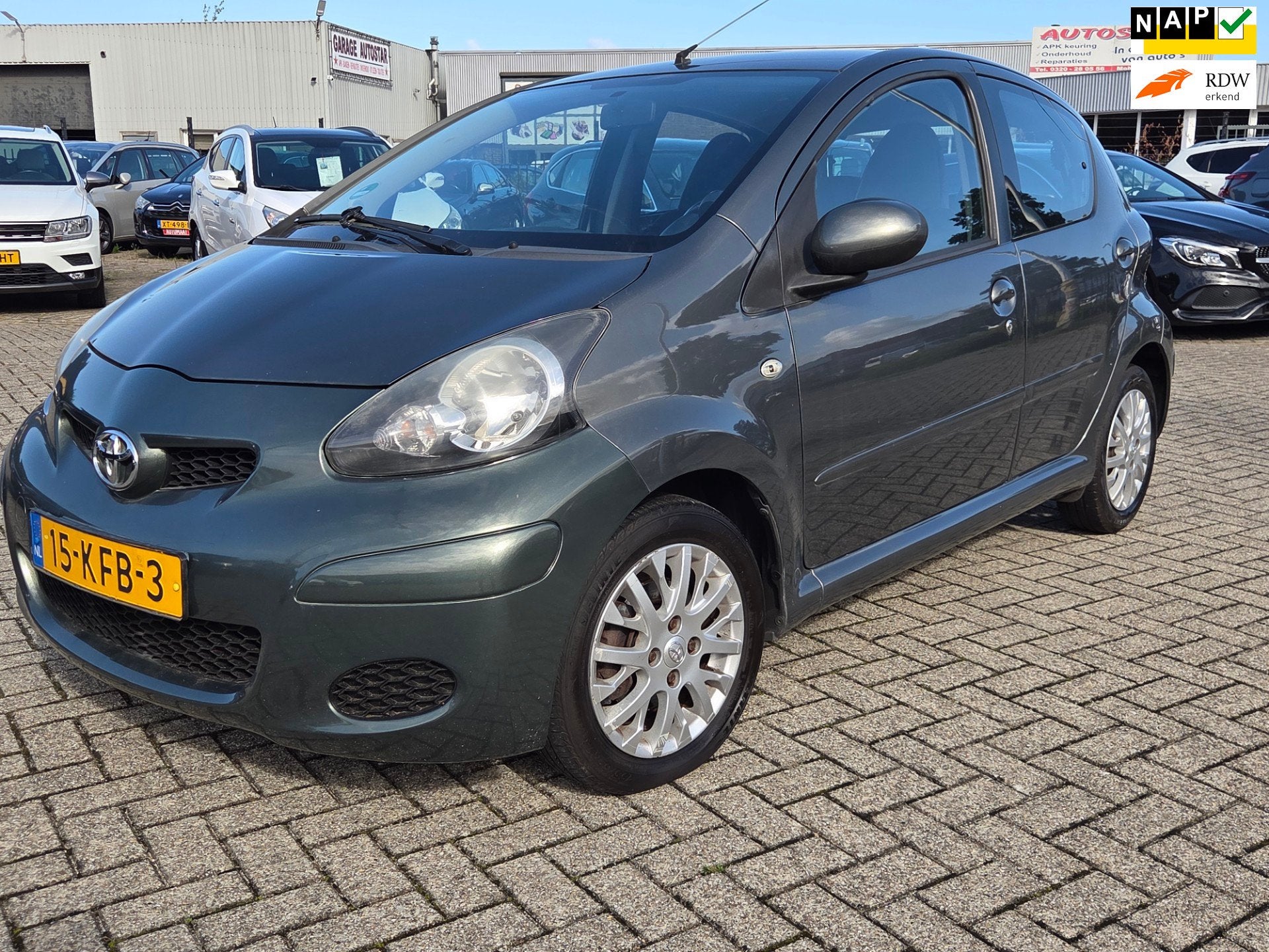Toyota Aygo 1.0-12V/AIRCO/LEER/EERSTE EIGENAAR, Voorwielaandrijving, 4 stoelen, 68 pk, Bedrijf