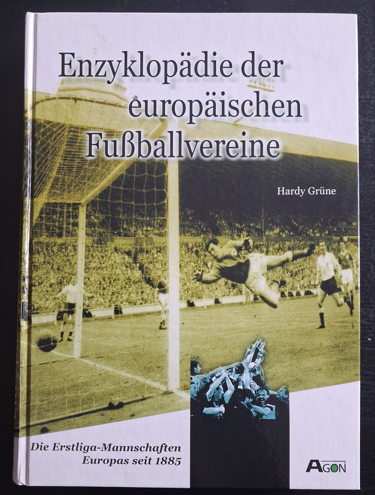 Encyclopedie van Europese Voetbalclubs (stadion) Hardy Grüne, Ophalen of Verzenden, Zo goed als nieuw, Hardy Grüne, Balsport