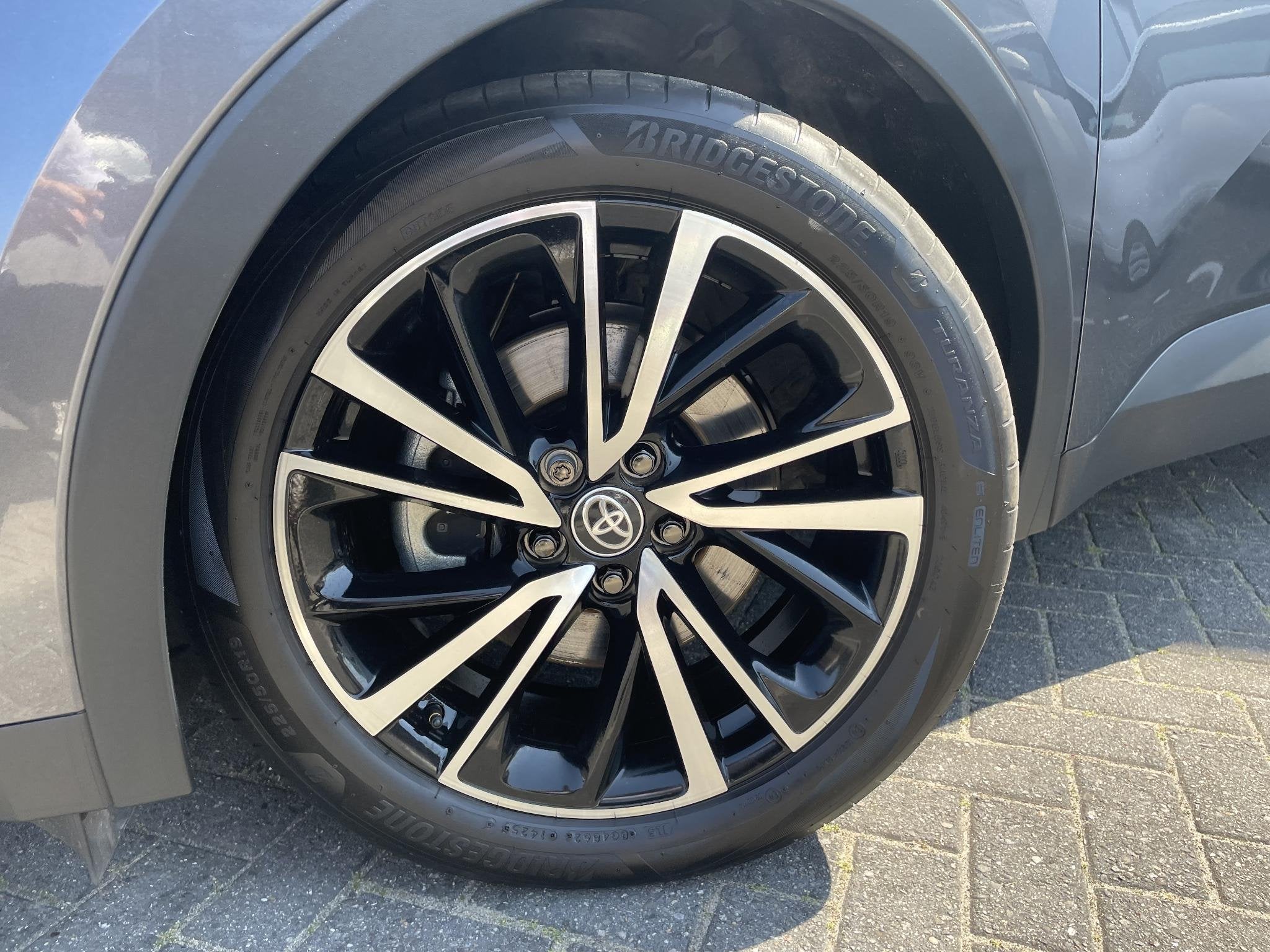 Toyota C-HR 2.0 Plug-in Hybrid 220 Executive | PHEV | Org NL, Auto's, Dealer onderhouden, 14 kWh, 4 cilinders, Leder en Stof